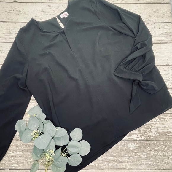 Pixley Tops - Pixley Twist Keyhole Tie Sleeve Top